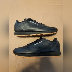 Women's Classic Reebok Sneakers